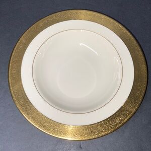 LENOX WESTCHESTER Fine China 24K Border 8 1/4 Inch Soup Bowl w GOLD BACKSTAMP